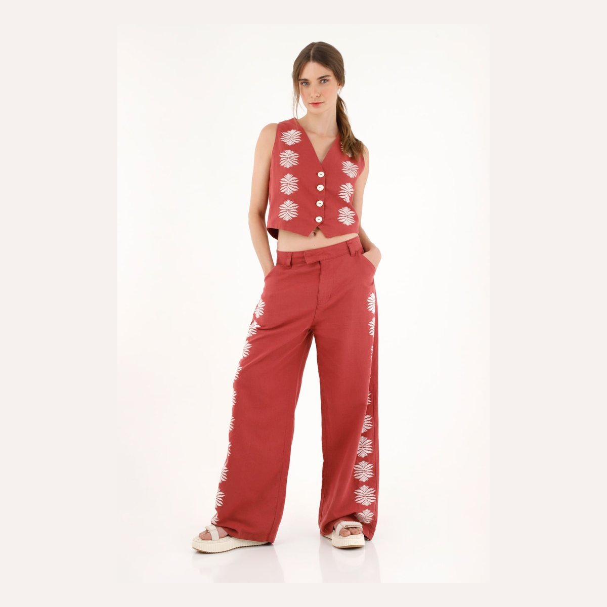 Pantalón Recto con manualidad rojo Tennis
