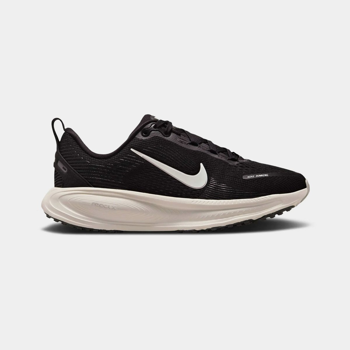 Tenis Nike Vomero 18 Running (Black/Coconut Milk/Iron Ore — Negro