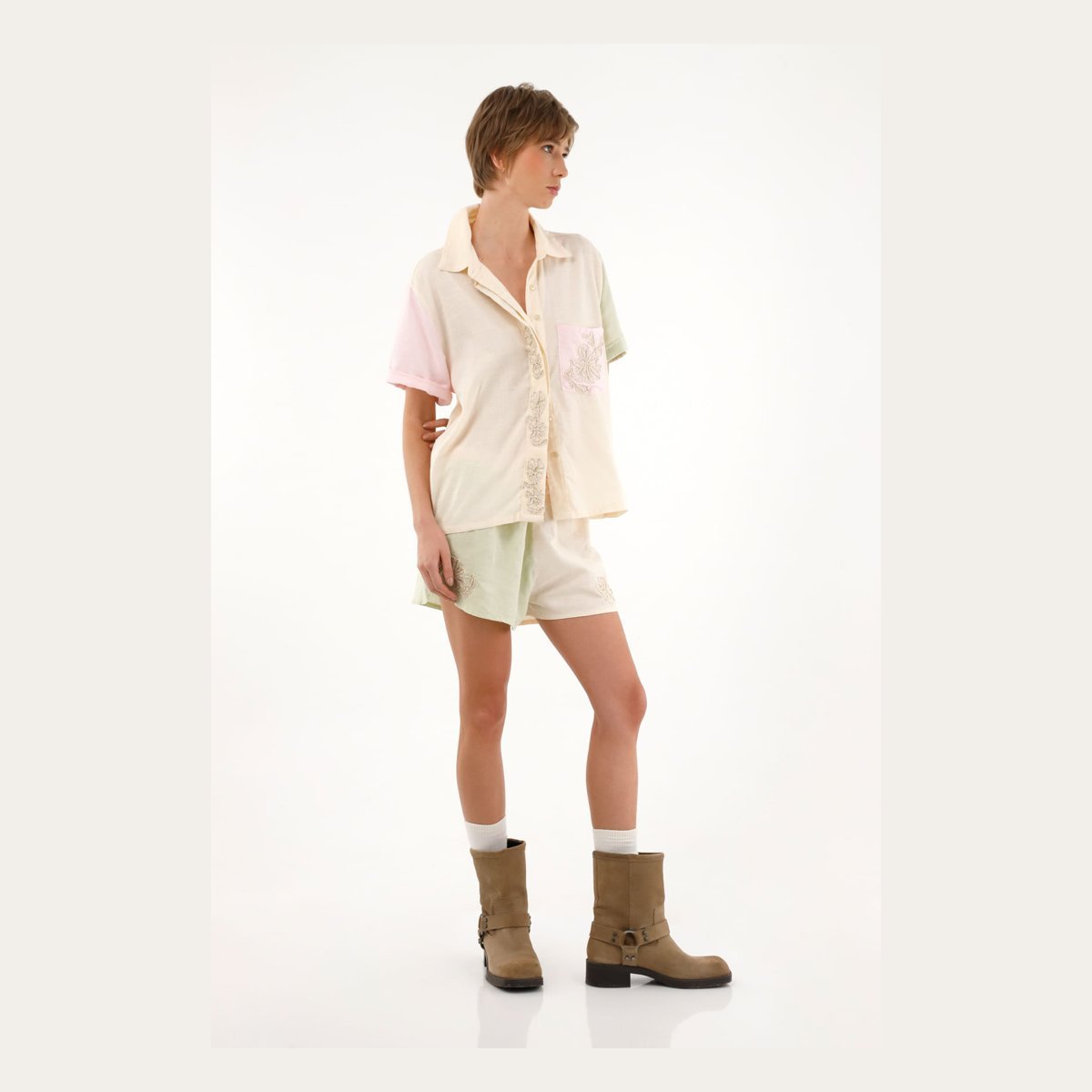 Camisa multicolor con detalles bordados Tennis